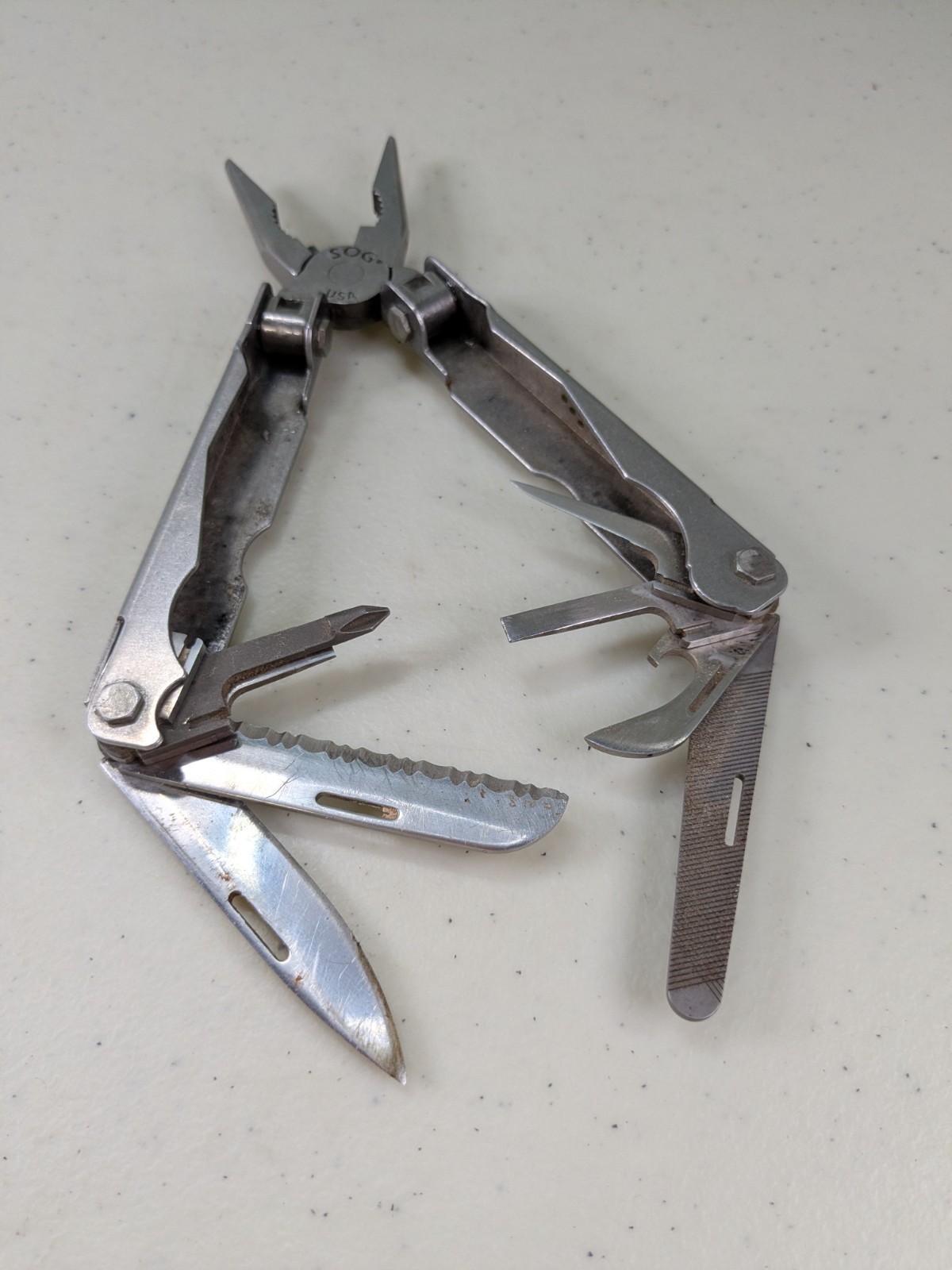 SOG Paratool Multi-Tool USA Survival Knife Pliers Multiple Blades