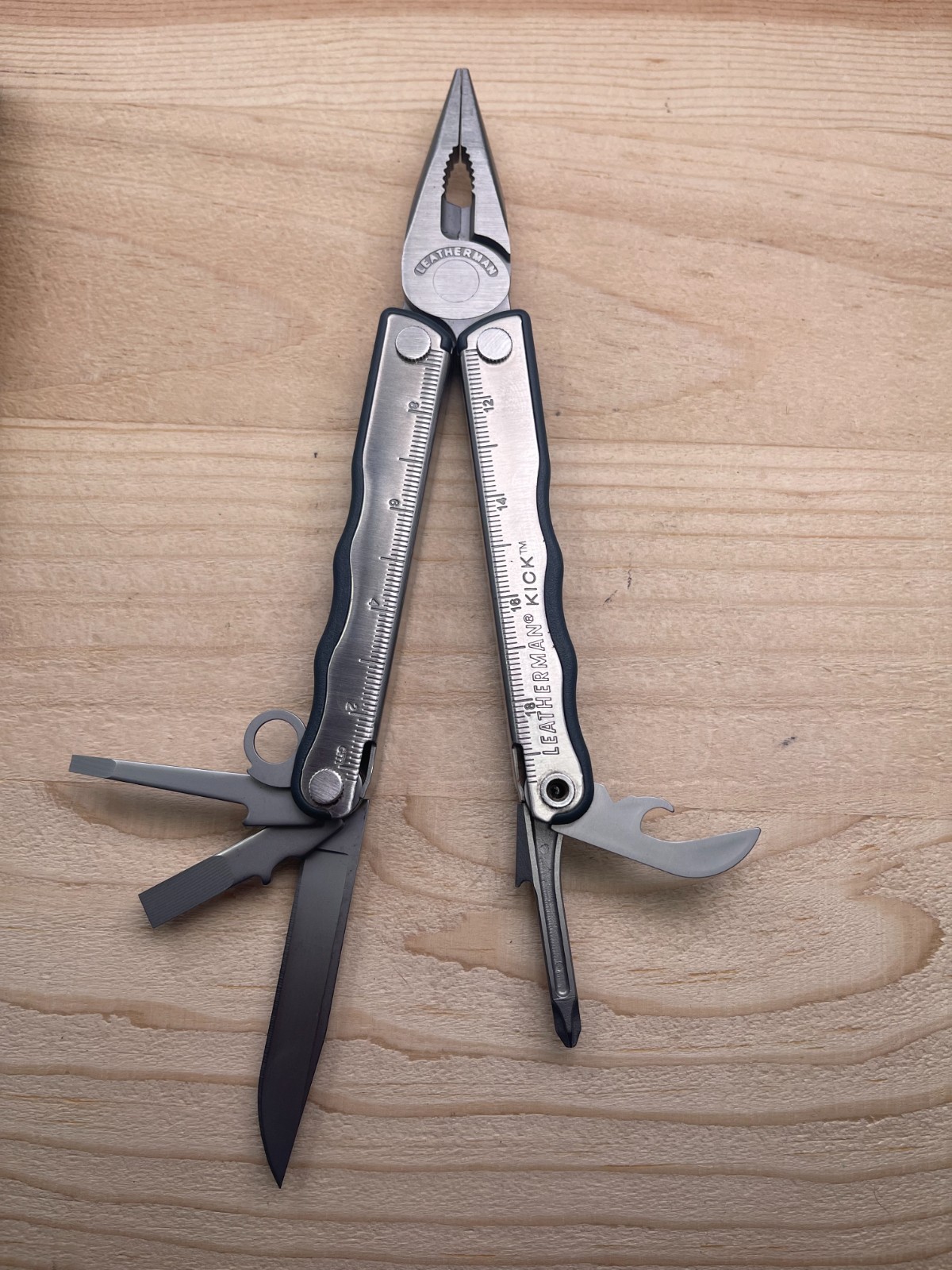 Leatherman Kick Multi-tool Knife with Nylon Sheath 10/09