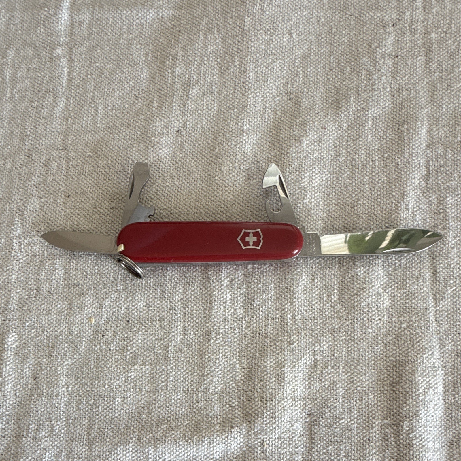 Victorinox Classic SD Red Multi-Tool 5 Tools Keychain Plain Edge 2.25 in