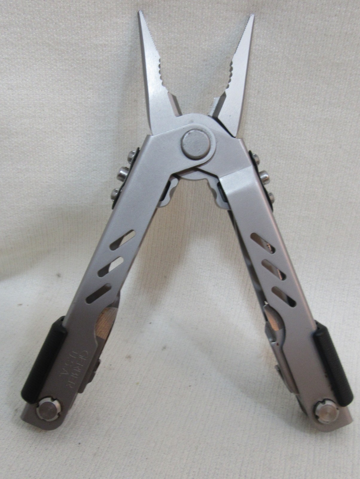 Gerber MP400 Compact Sport Multi-Tool with Sheath – Silver