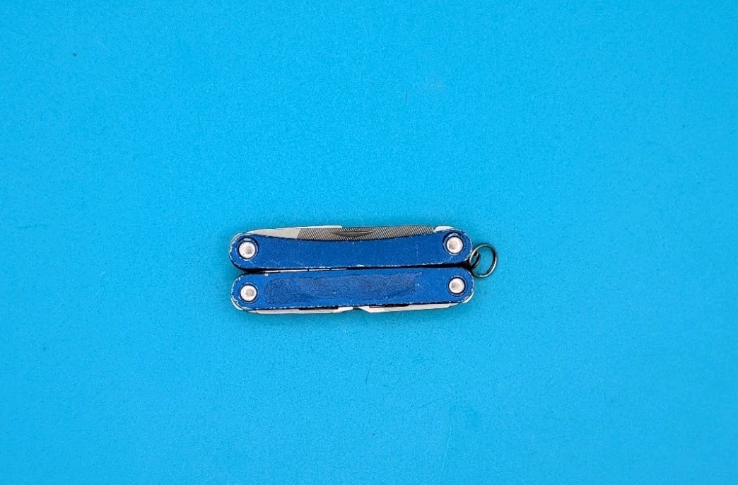 Leatherman SQUIRT PS4 Multi-Tool! BLUE! *broken scissors spring*