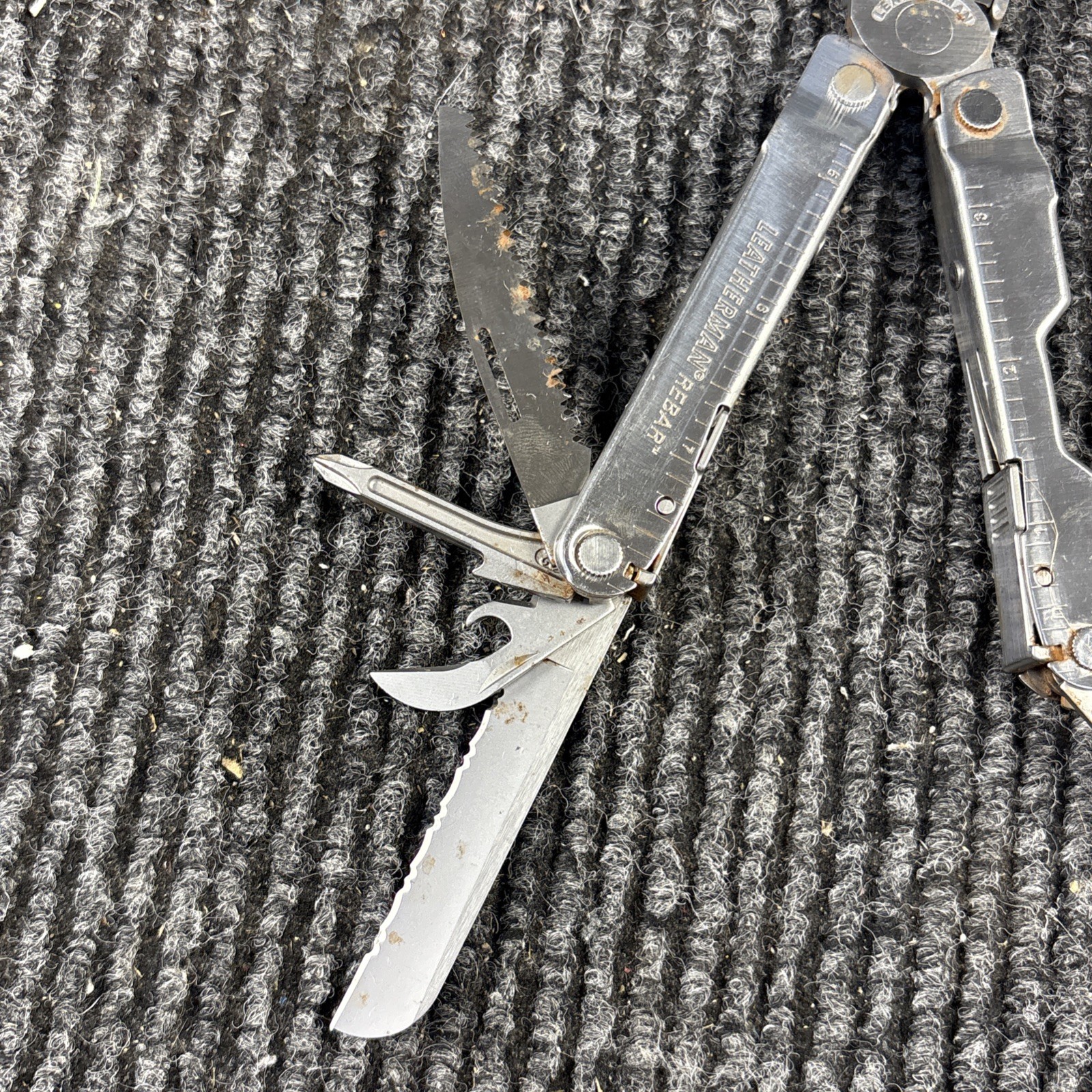 Leatherman REBAR Multi-Tool (082)