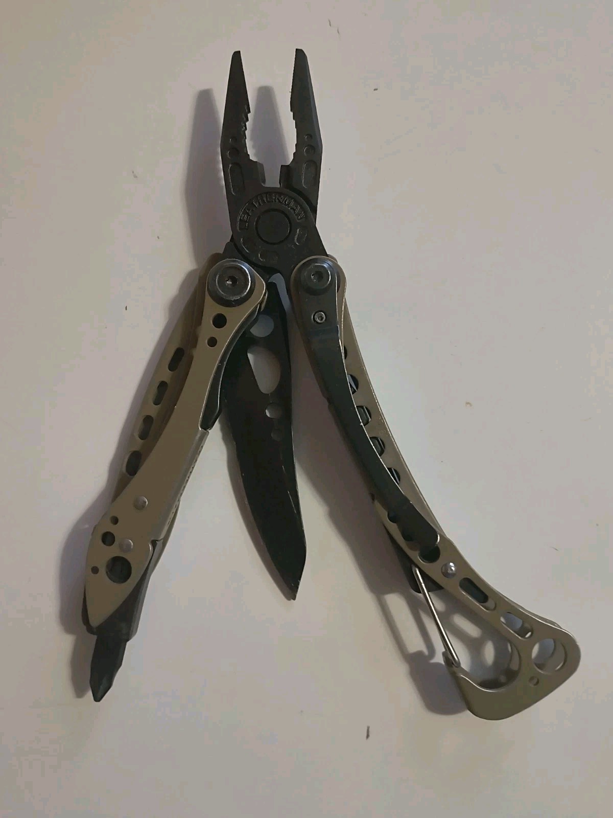 Leatherman Skeletool Coyote Tan multi tool Discontinued