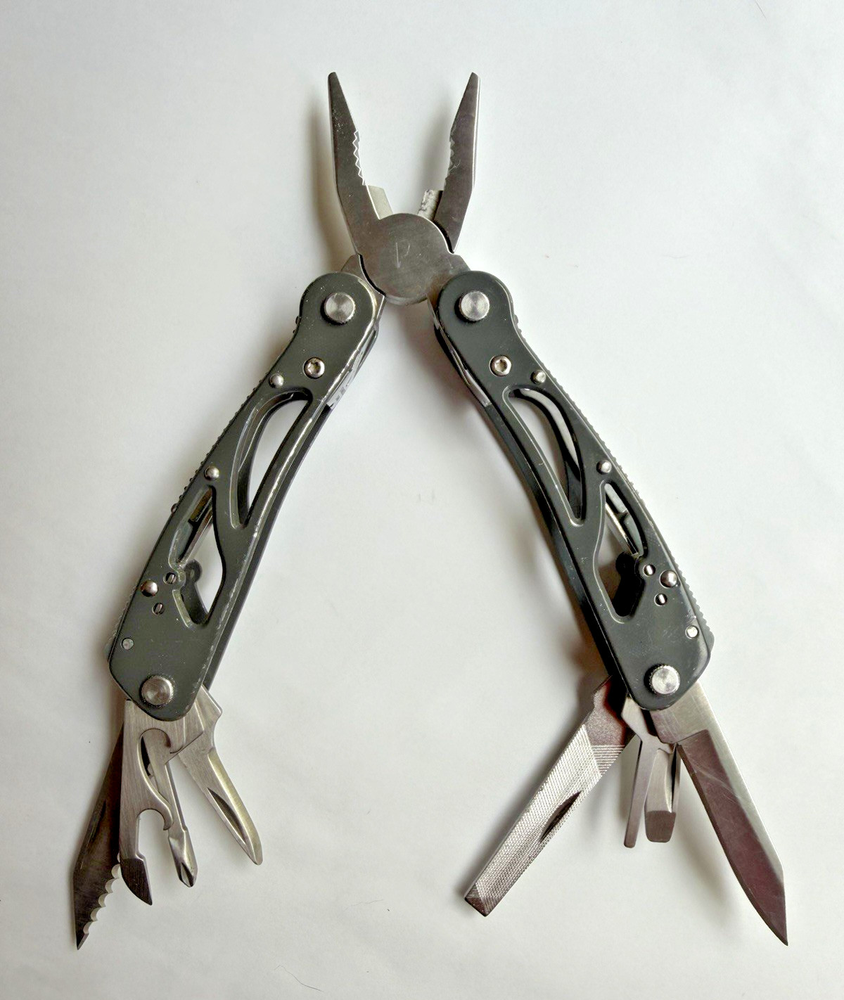 PACIFIC TRAIL Multi-Tool Pocket Knife 14-in-1 Camping Hiking Outdoors Non-Slip