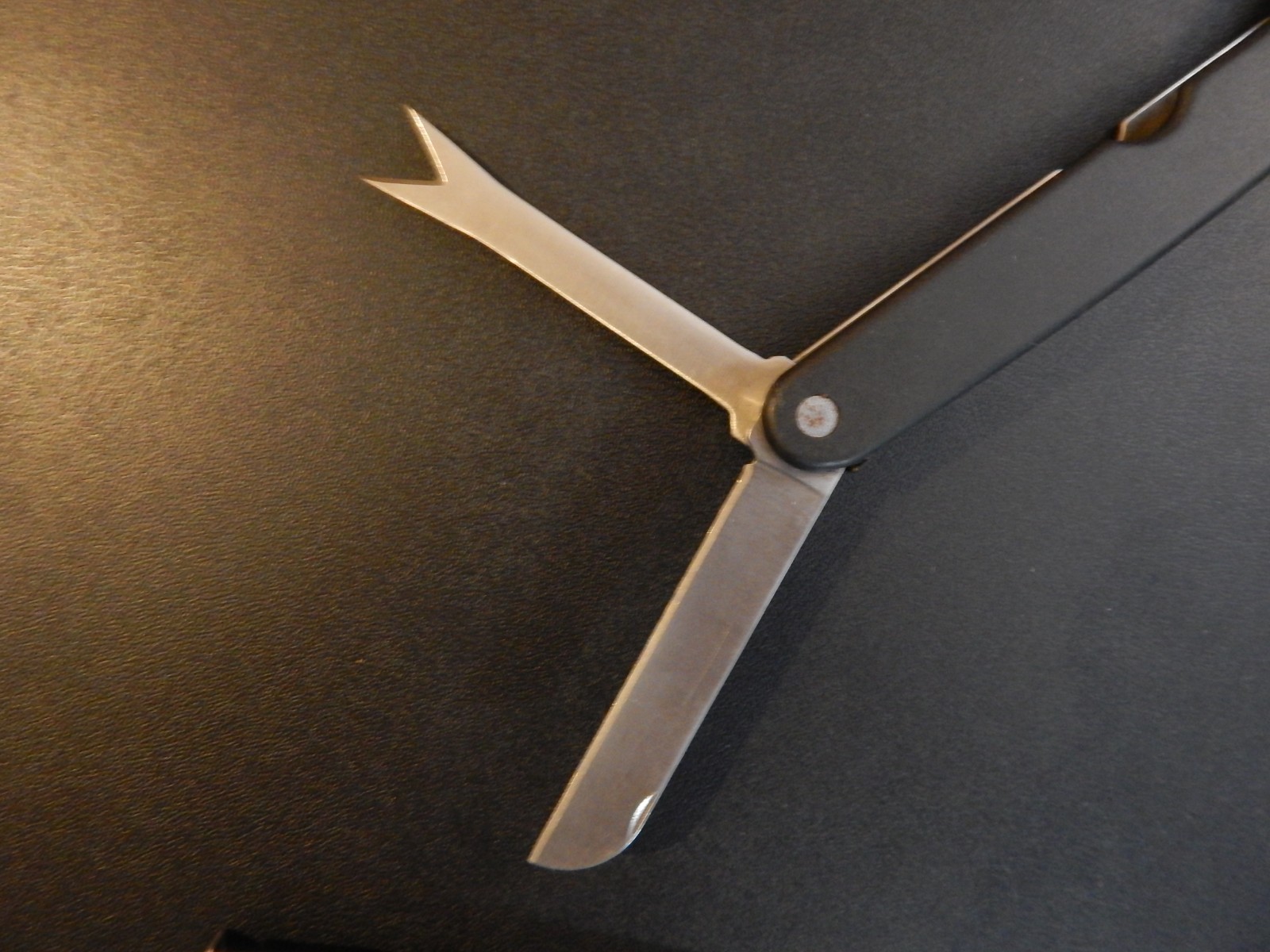 Stanley Folding Shears & Multi-Tool – (74-438)