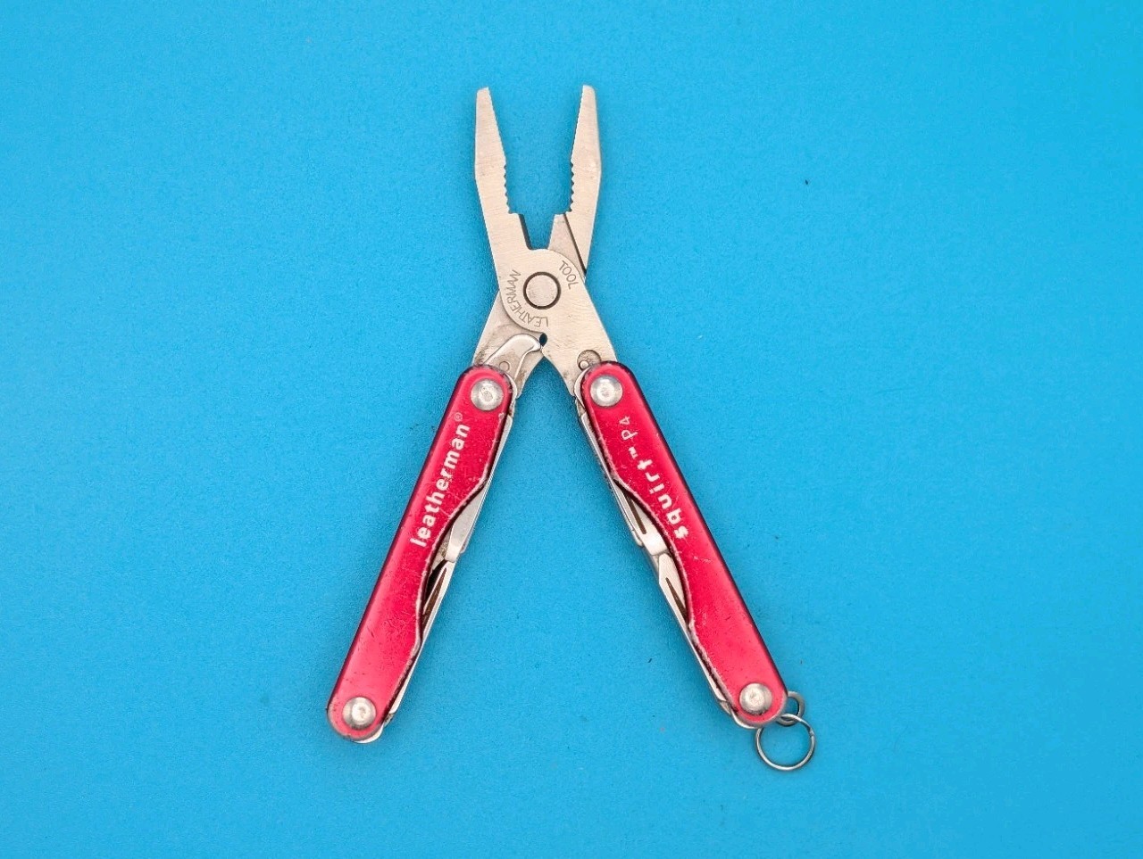 Leatherman Squirt P4 Multi-Tool, Key Ring, Retired, RED!