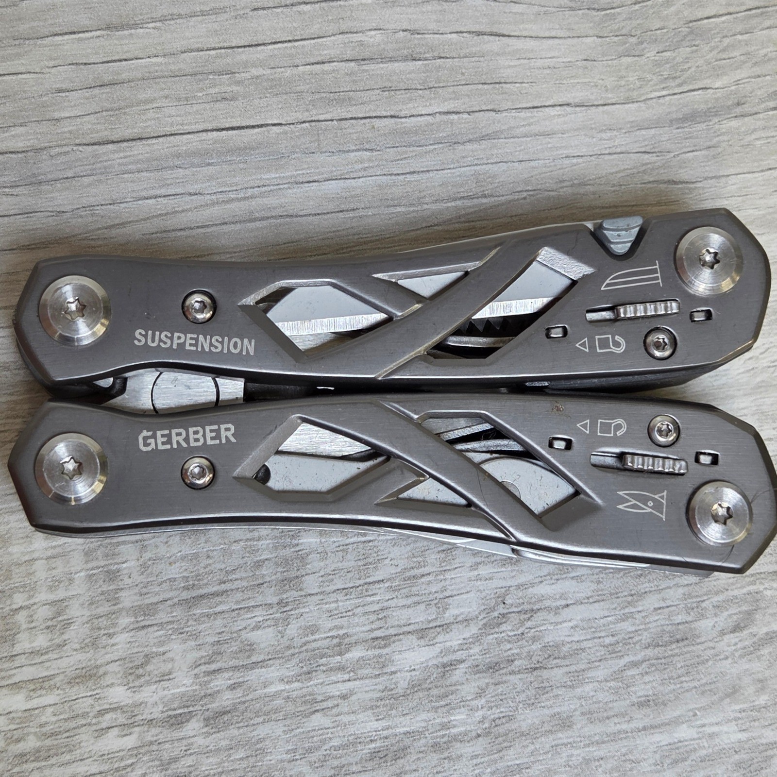 Gerber Suspension Multi-Tool Stainless Steel Spring-Loaded Pliers 12 Tools