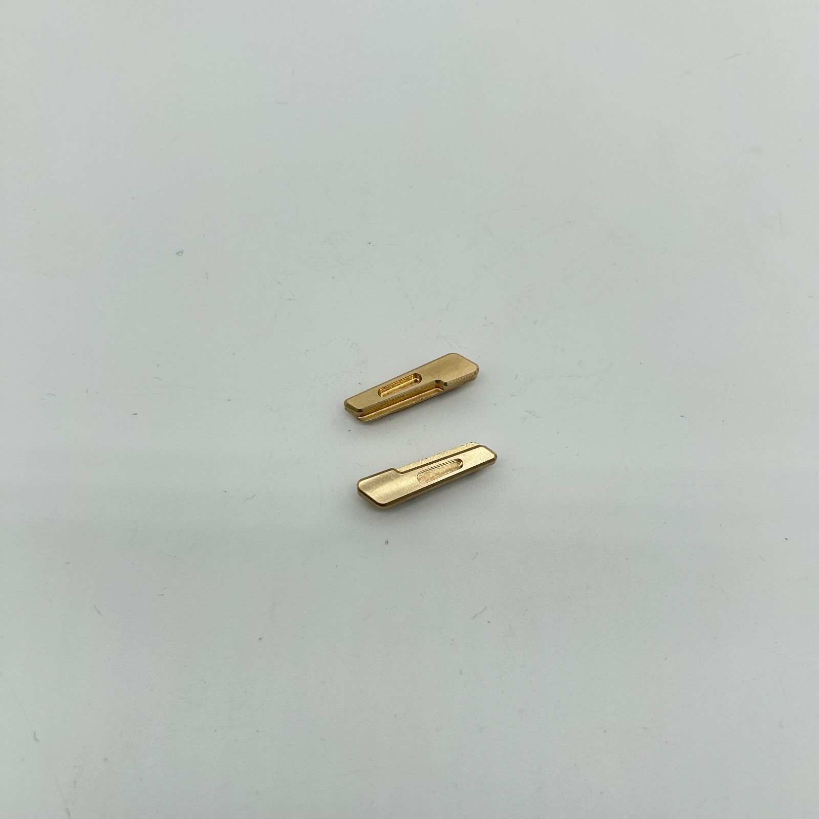 Custom Fast-Deployment Mod – Thumb Stud Upgrade Kit For Leatherman SURGE