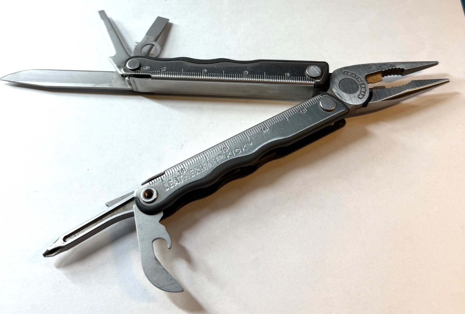Classic Leatherman Kick Multi-Tool Knife Excellent Condition with Leather Sheath
