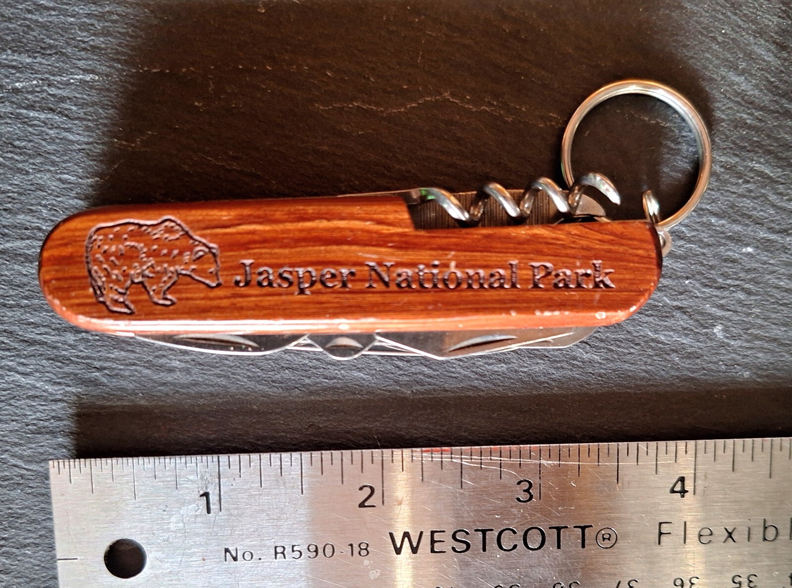Multi Tool Pocketknife (9 Tool) – Jasper National Park w/Grizzly Bear Emblem