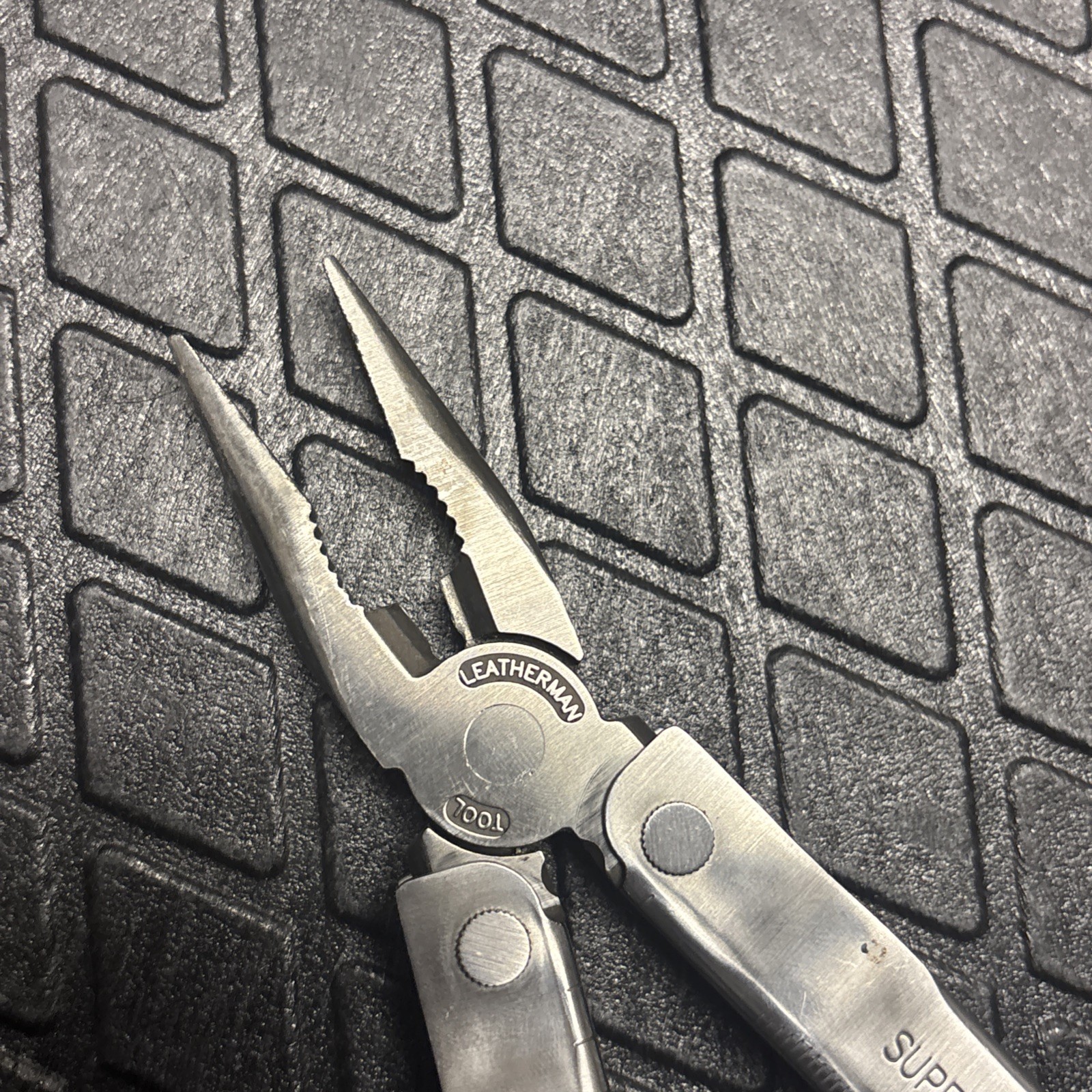 Vintage LEATHERMAN Super TOOL 200 Multi Tool! 0204 Date Stamp! Engraved