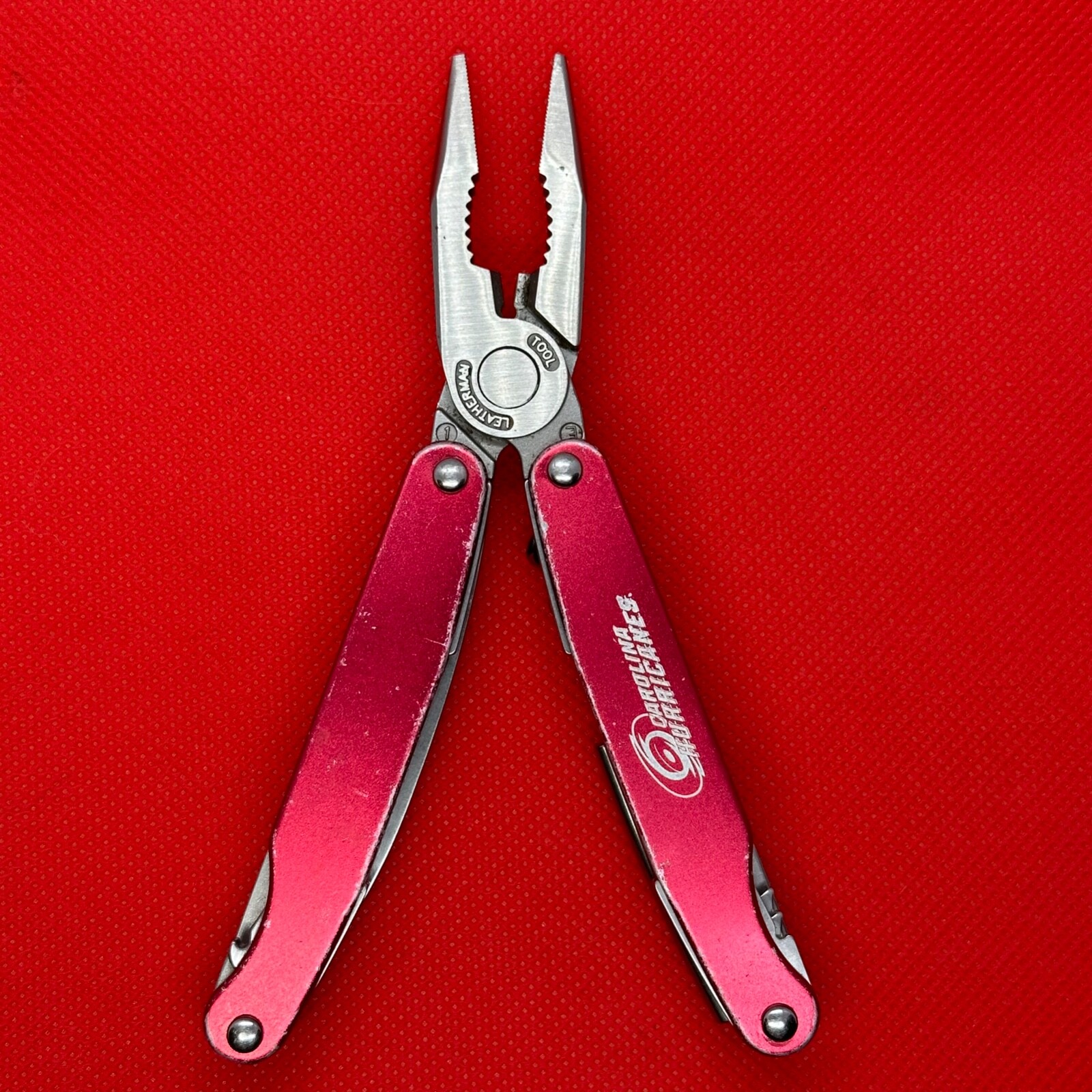 Retired Gen 1 Red “Carolina Hurricanes” Leatherman Juice C2 Multitool. **READ**