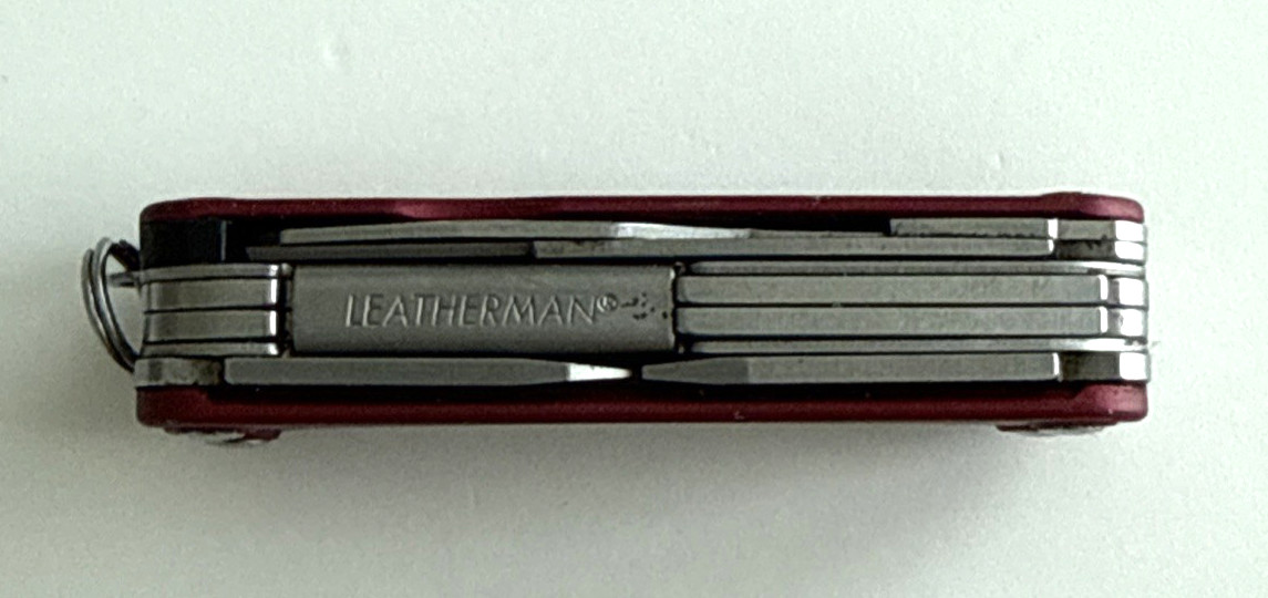 Leatherman Squirt PS4 Red Multi-Tool USA – Broken Scissors Spring