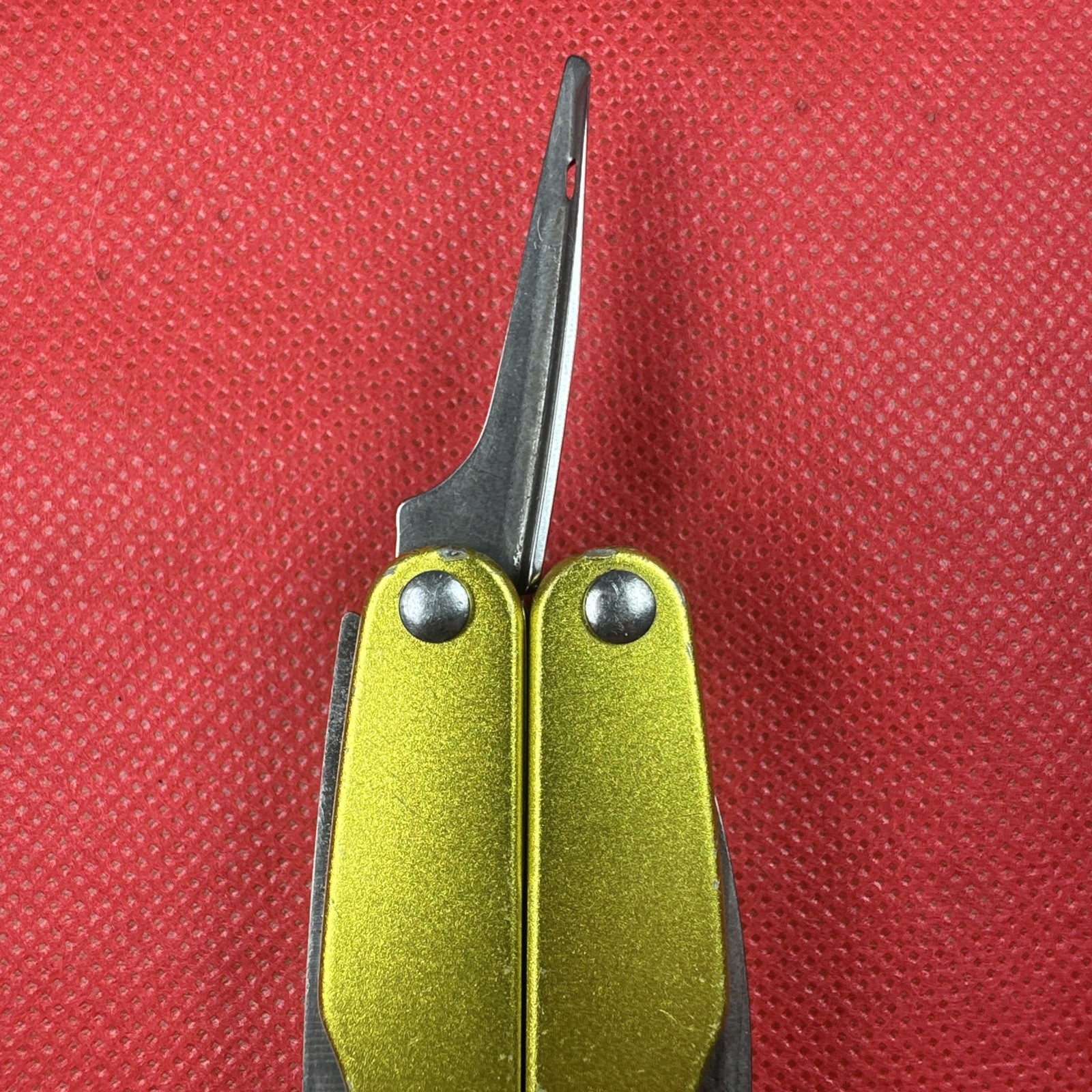 Rare & Discontinued Solar Yellow Leatherman Juice KF4, Fish, Home, Great EDC