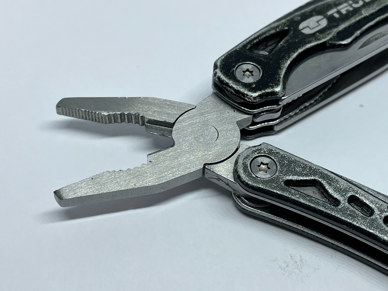 True Utility Seven Multi-Tool 7 in 1 Compact Pocket Knife Quick Release Clip
