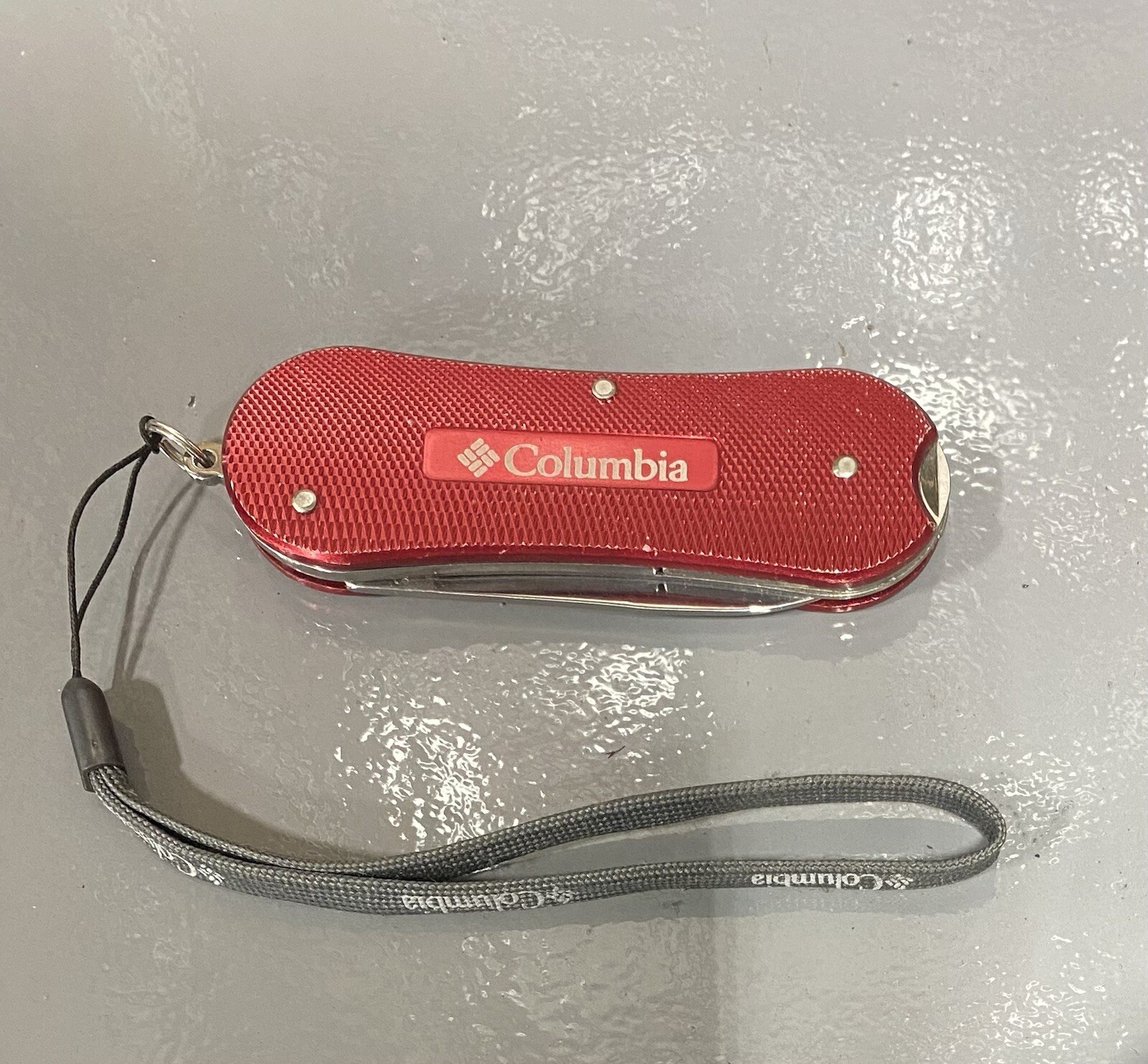 Columbia Outerwear Multi Tool Pocketknife – Stainless Steel w/ Lanyard