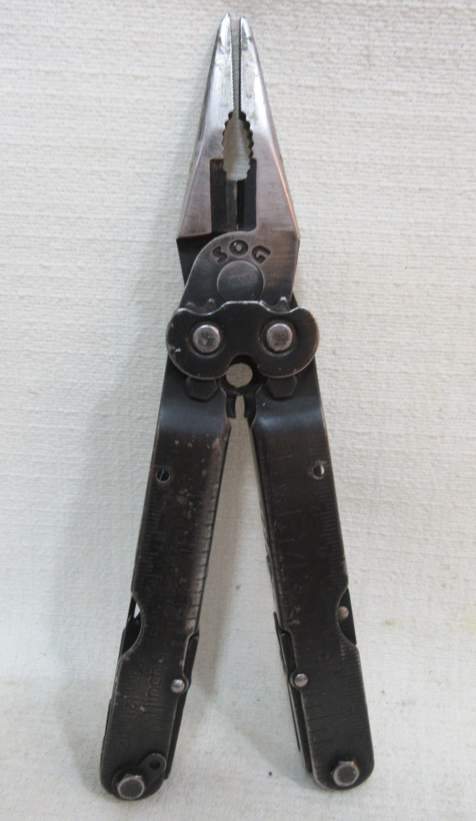 SOG PowerLock Black Oxide Steel Multi-Tool – Pliers Screwdriver Knife & More