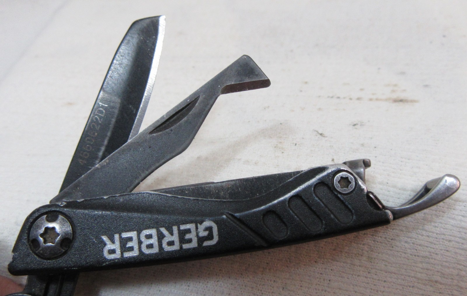 Black Gerber Dime Mini Multi-Tool, Knife- Pliers-Scissors