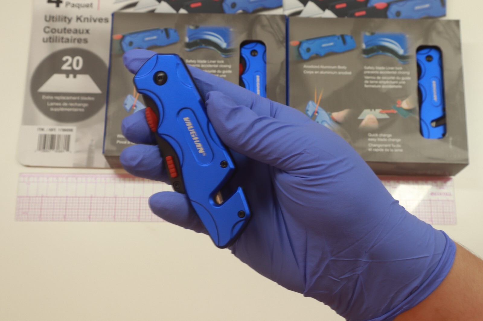 2 packs of 4 Vaughan Utility Knives