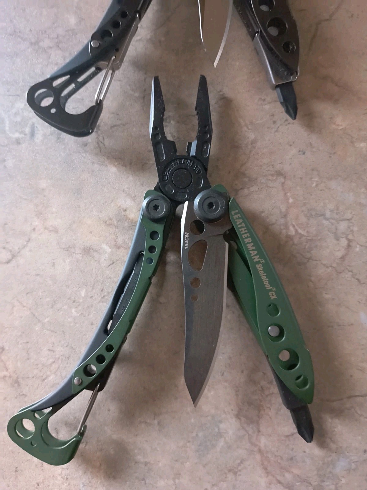 Leatherman Skeletool CX Plain Edge Knife 154CM Lot Od Green/Black Stainless