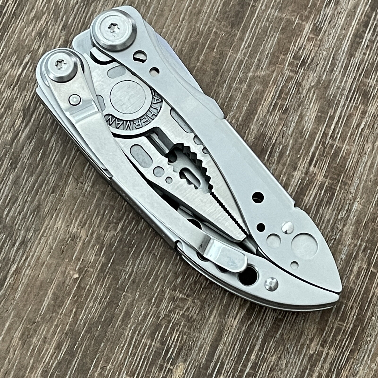 Leatherman Freestyle multitool with classic vintage design box. Discontinued