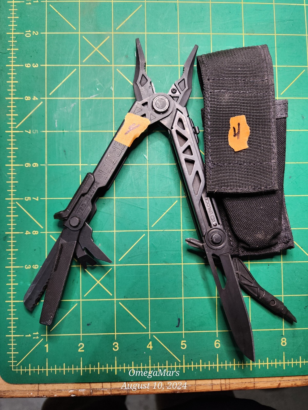 Gerber Center Drive #O4 W/ Sheathe looks and feels brand new