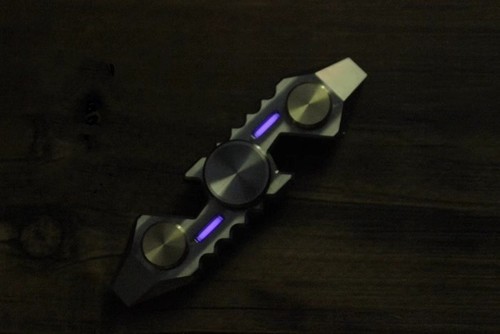 Titanium+Brass Hand Twisting Spinning Top Crowbar Bottle Opener Spinner Gyro Toy