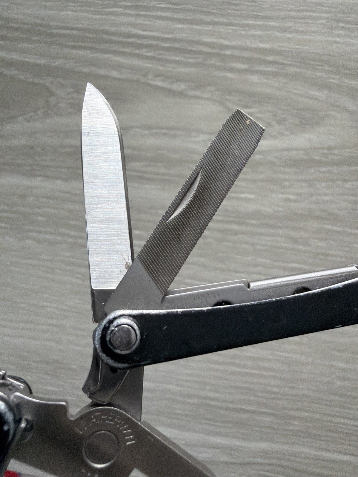 Leatherman Squirt PS4 MultiTool Plier Scissors Knife File Black Matte No Keyring