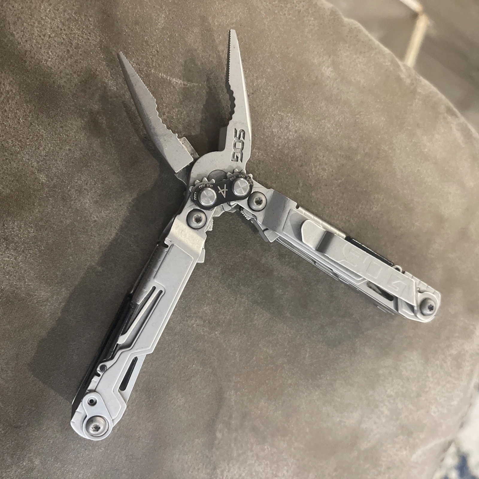 SOG PowerPint Tool Compact Lightweight Silver Multi-Tool!