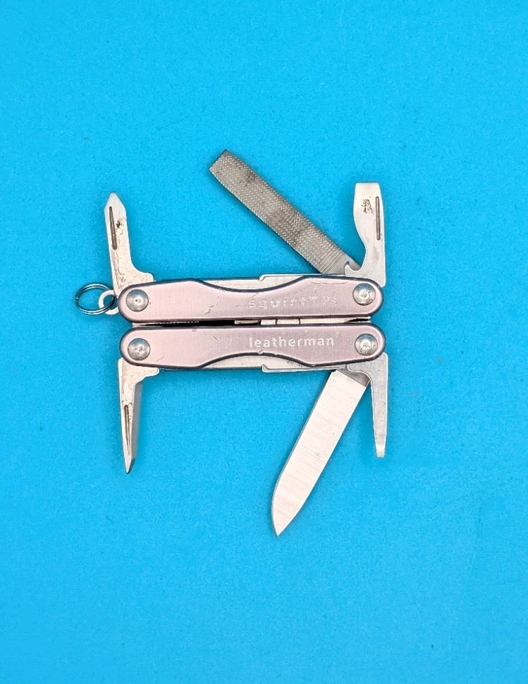Leatherman Squirt P4 Multi-Tool, Key Ring, Retired, GRAY! *WOOD/PATEL*
