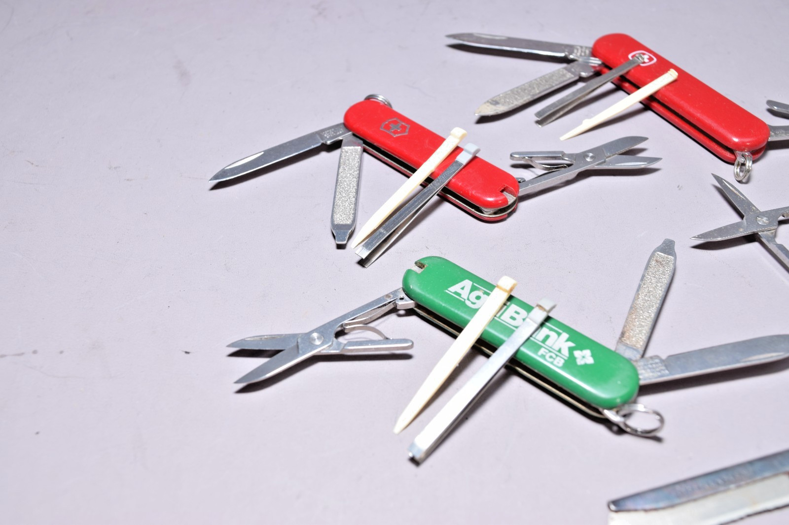 Victorinox Swiss Army Knife Lot 4pc Keychain Classic Small, red green black 5324
