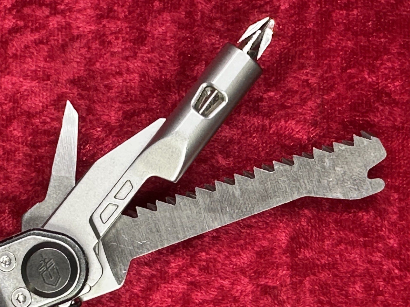 Gerber Armbar Trade Onyx Multi-Tool 6 Tool Knife Bit Holder w/Pocket Clip (582)