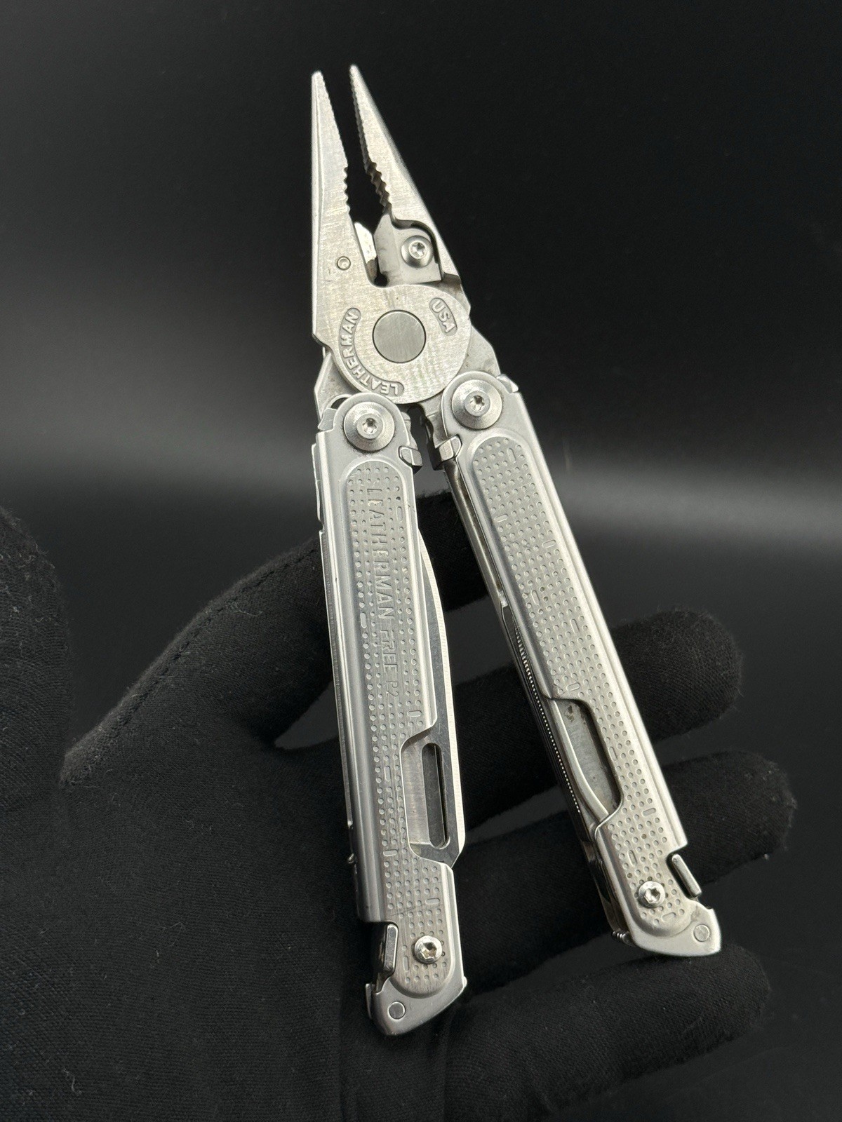 Leatherman Free P2 Stainless Multi Tool Folding Knife USA