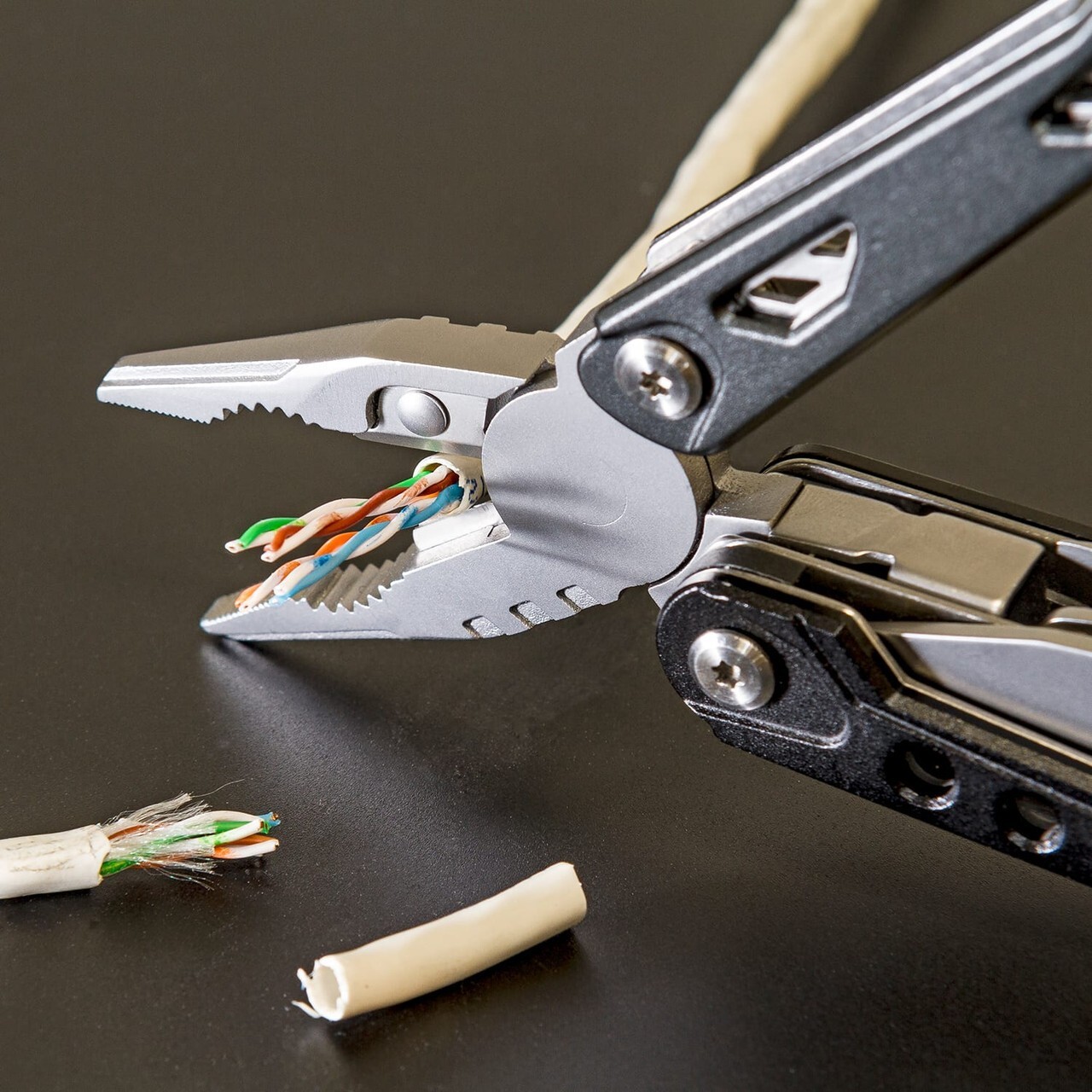 True Utility Handyone, 18 in 1 Multitool, Stainless Steel TU181