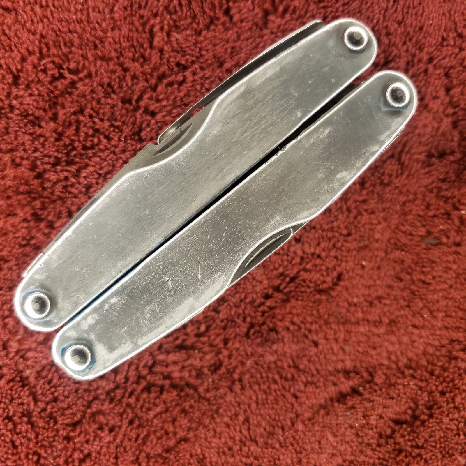 Leatherman Juice CS4 Multi-Tool Stainless Pliers Multi Tool read