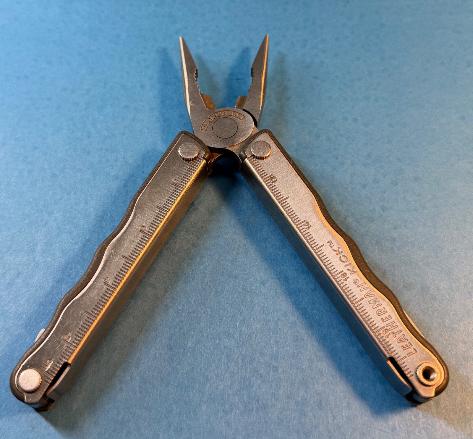 Classic Leatherman Kick Multi-Tool Knife Excellent Condition with Leather Sheath