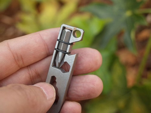 TITANER TC4 Titanium Alloy Keychain Tactical Pry Bar Opener Crowbar Outdoor EDC