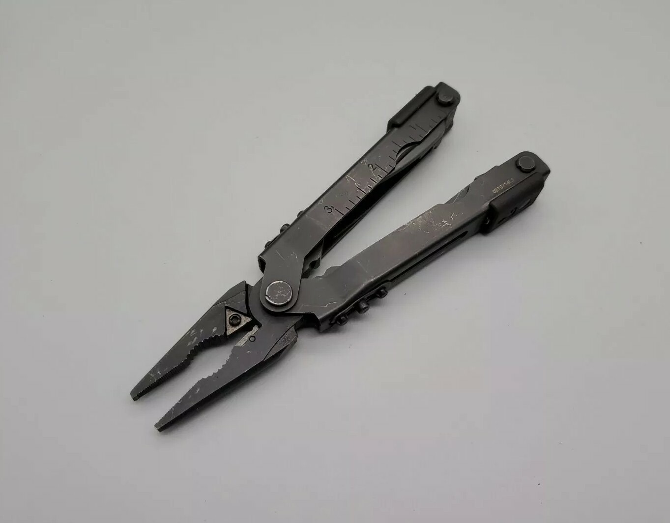 Gerber Multiplier MP600 Multi-Tool Black Needle Nose Pliers Carbide Cutters