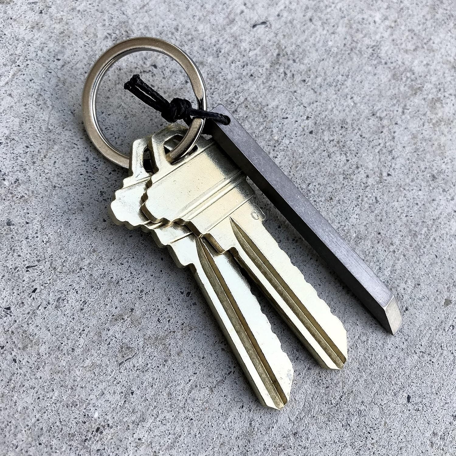 The Mighty Bar – Heavy Duty Keychain Prybar EDC Pry Bar Stainless Steel KeyChain