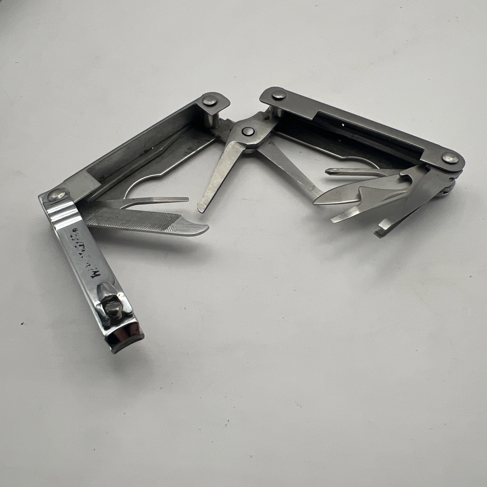 Winchester Stainless 8 Function Multi-Tool with Nail clipper
