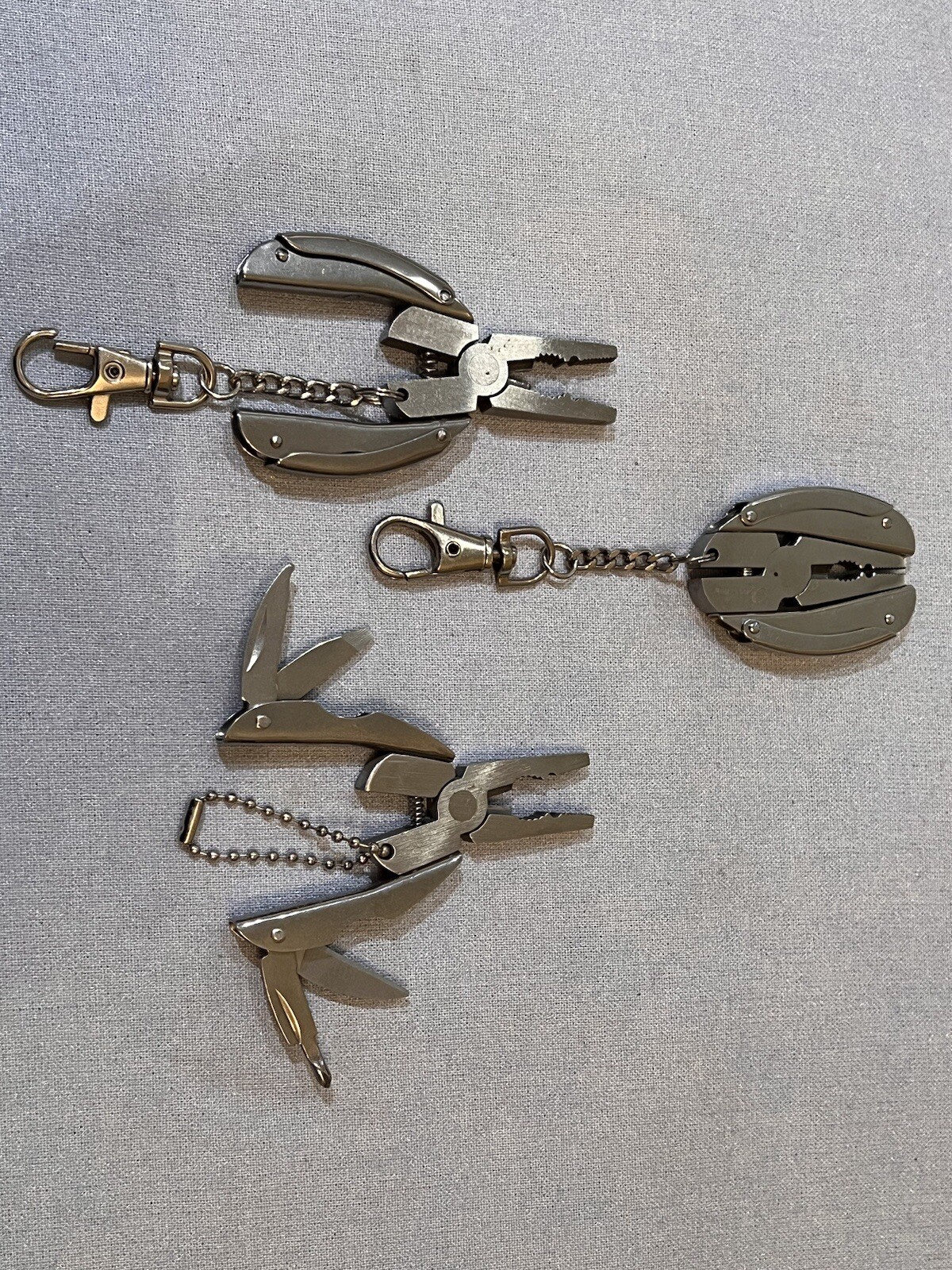 Single Item – Pocket Multi Function Tool Set Mini Foldaway Keychain