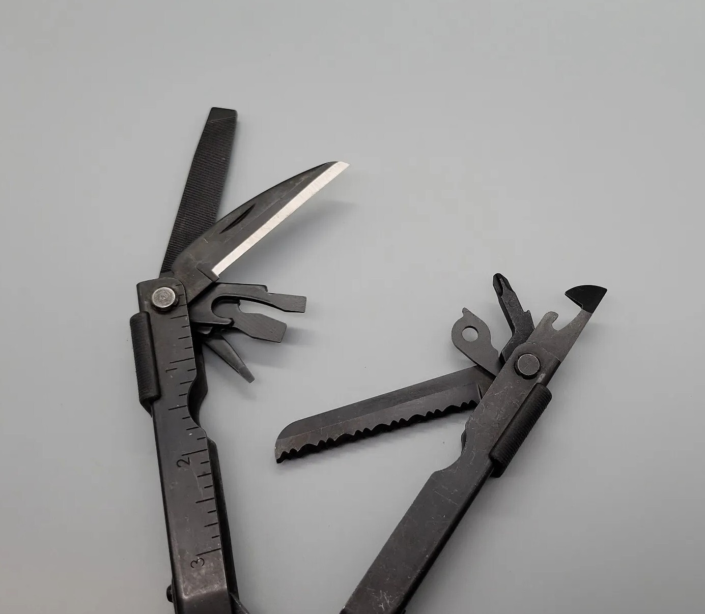 Gerber USA Multiplier MP600 Multi-Tool Black Needle Nose Pliers Carbide Cutters