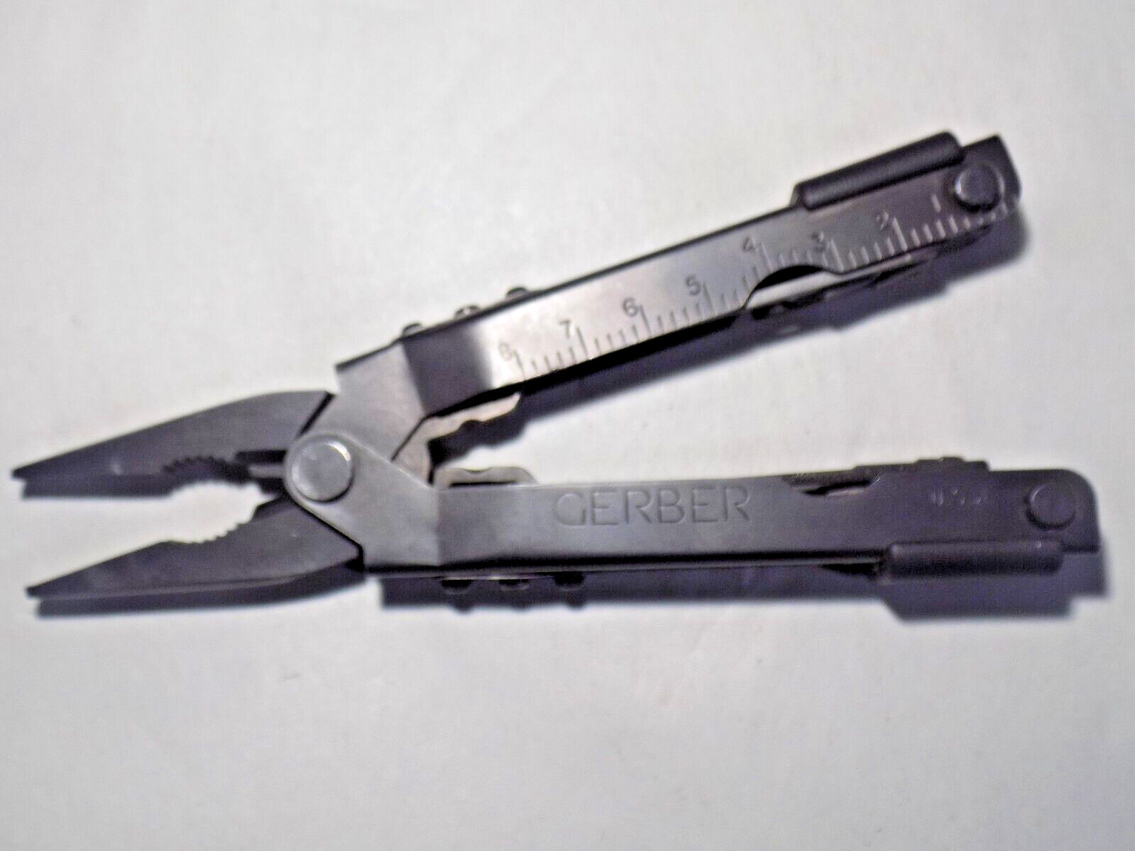 Nice Gerber USA 07400 Needlenose Multi-Tool -Black-9 Tools + Rule