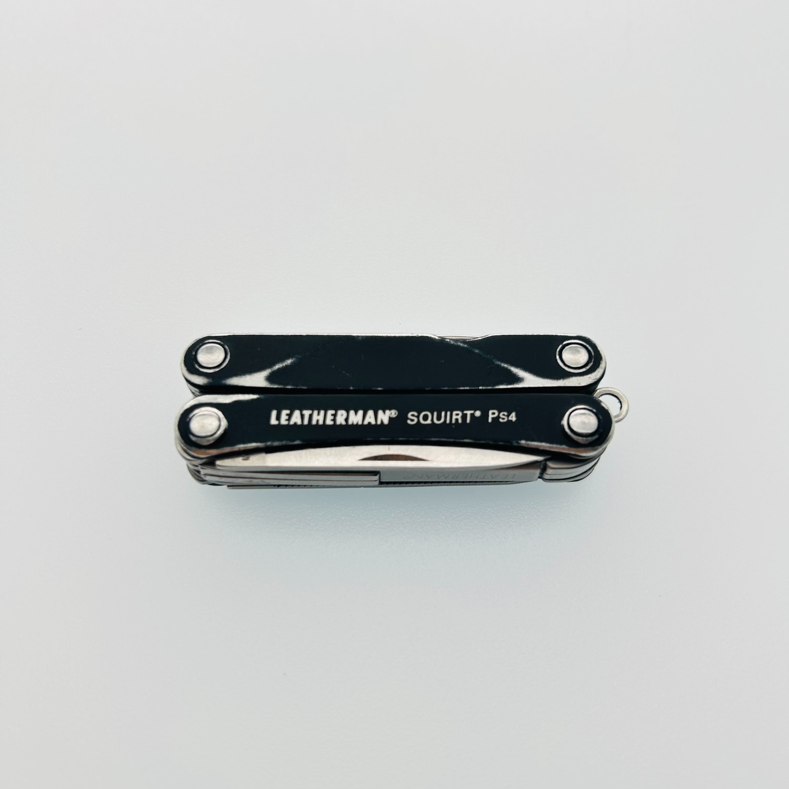 Leatherman Squirt PS4 BLACK – 8-in-1 Keychain Multi-Tool Discontinued (CODE11)