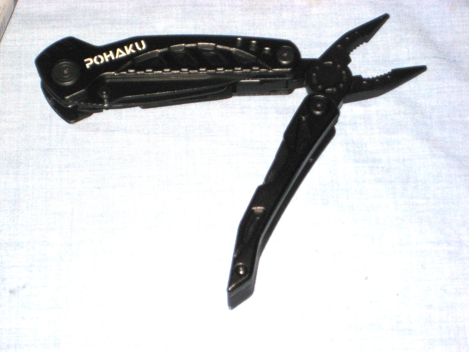 POHAKU BLACK MULTI-TOOL WITH PLIERS, KNIFE, SAW, FILE, SCREWDRIVERS – NEW