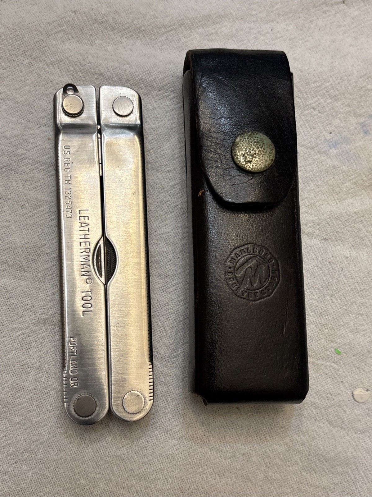 Vintage Leatherman Marlboro Multi-Tool TM 1325473 w/ Sheath Leather Case Mint
