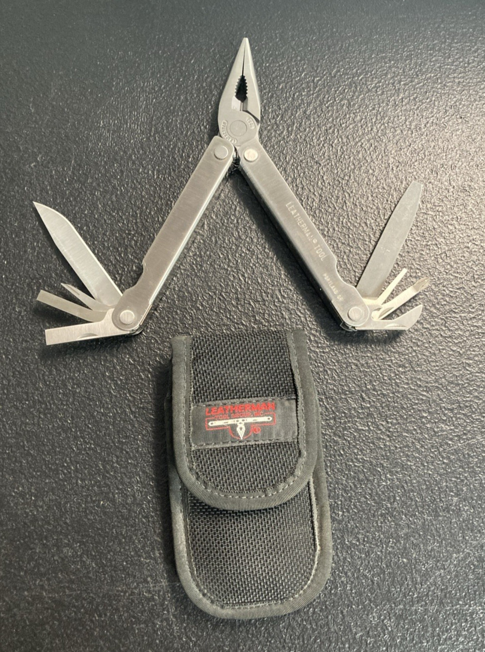 Vintage 2002 Leatherman PST II Multi Tool w/ Sheath NICE CONDITION!