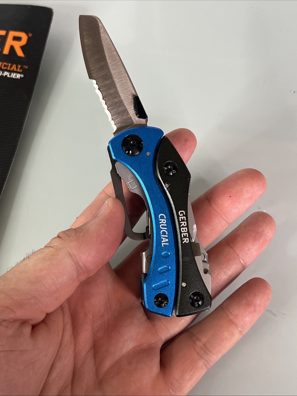 Gerber Crucial Blue Multi Tool Multi Plier Carabiner Clip Knife – Great U49