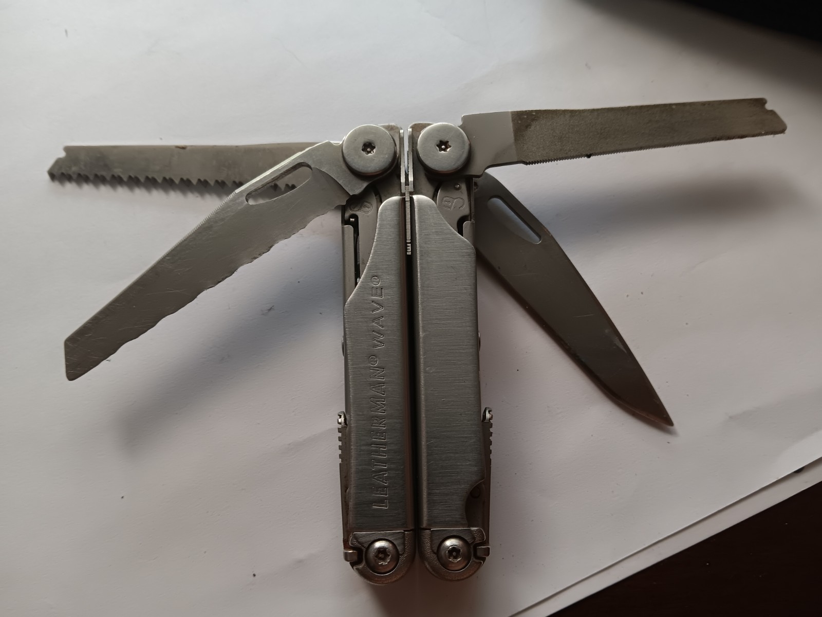 Leatherman Wave Multi-Tool Pre-owned Nice Shape W/ Sheath