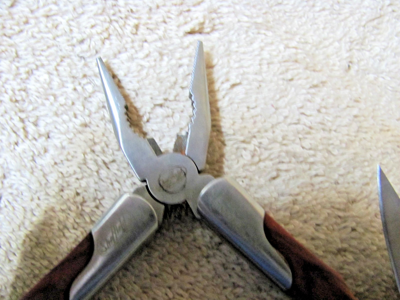 SCHRADE MULTI-PLYER TOOL, SHEFFIELD STEEL, 10 TOOLS, 2 3/4in CLOSED, 4 in OPEN